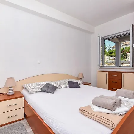 Nina & Mili Appartement Igrane