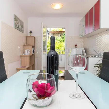 Nina & Mili Appartement Igrane