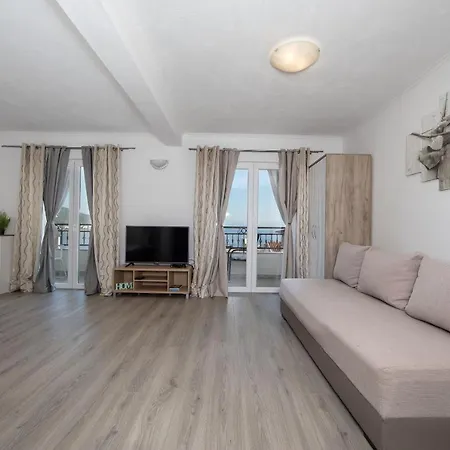 Nina & Mili * Igrane